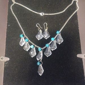 Necklace earring set